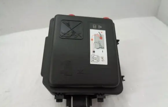 Opel Mokka B Fuse box set 9824510680