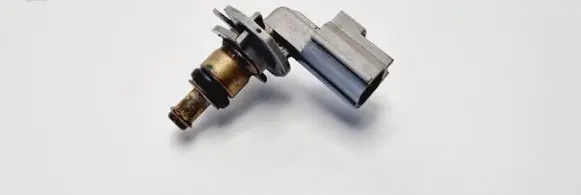 Jaguar XF X250 Coolant temperature sensor 8LBA12A648AA