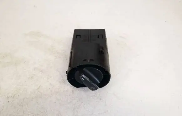 Volkswagen PASSAT B5 Light switch 1c0941531a