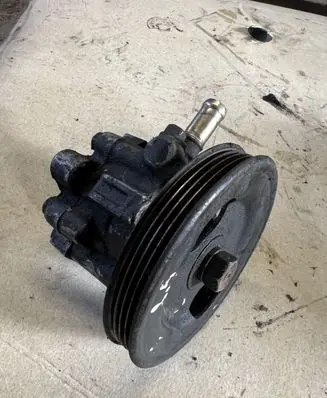 Hyundai Galloper Power steering pump
