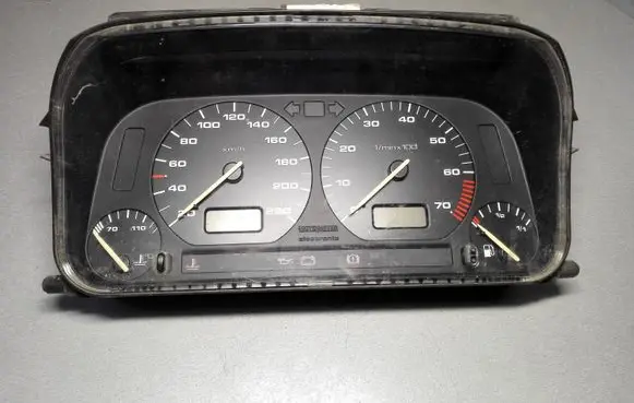 Volkswagen Golf III Speedometer (instrument cluster) 1H6919033BG