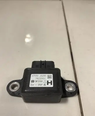 Nissan X-Trail T31 ESP acceleration yaw rate sensor 47930JG200