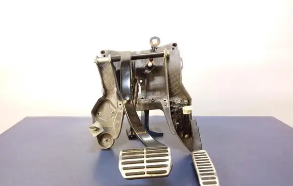 Volkswagen Touareg I Accelerator throttle pedal 7L0723031F