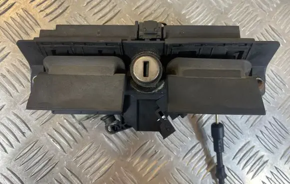Audi A6 S6 C5 4B Tailgate/trunk/boot exterior handle 4B0827565H 8D9827565H