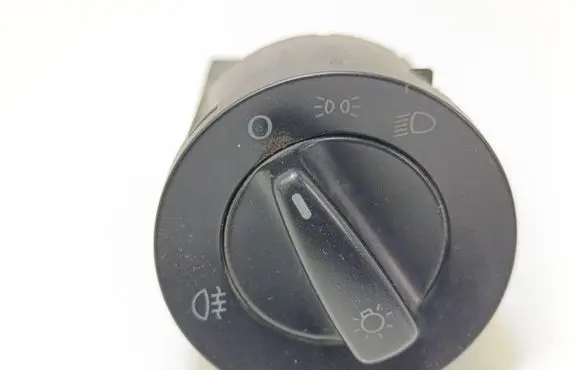 Volkswagen PASSAT B5.5 Light switch 1C0941531