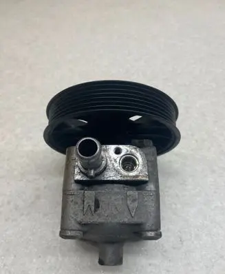 Volvo XC70 Power steering pump 30741790 7613955158
