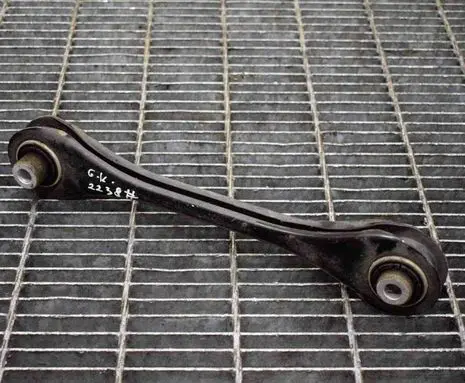 Volkswagen PASSAT B8 Rear upper control arm/wishbone 5Q0501529C