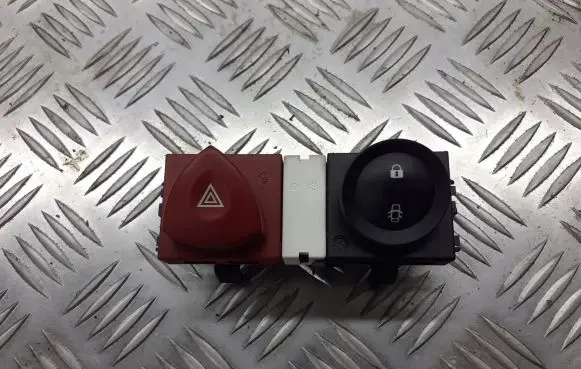 Renault Megane I Hazard light switch 8200107808