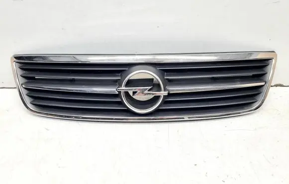 Opel Omega B2 Front bumper upper radiator grill 09184938