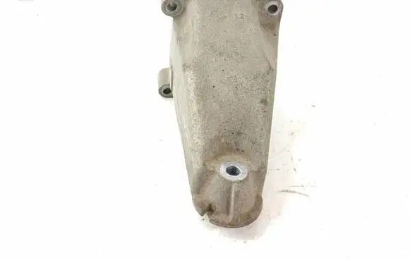 Mercedes-Benz C W204 Engine mounting bracket A2712231804 2712231804