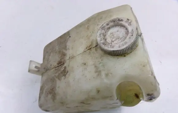 Fiat Iveco Daily Windshield washer fluid reservoir/tank