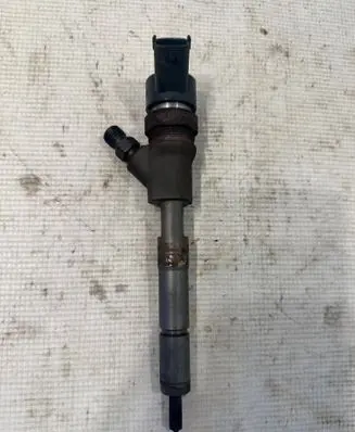 Toyota Auris 150 Fuel injector 0445110262