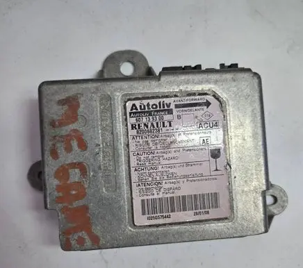 Renault Megane II Airbag control unit/module 8200682381 607139300 1025G575442
