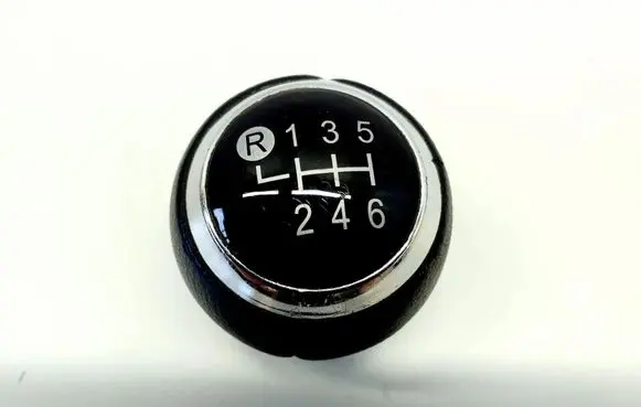 Toyota RAV 4 (XA40) Gear lever shifter trim leather/knob