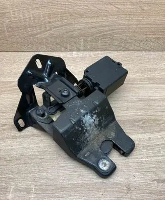 BMW 5 E39 Tailgate/trunk/boot lock/catch/latch 8168892