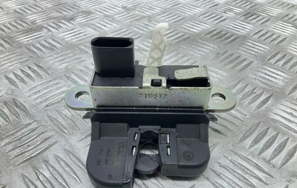 Volkswagen Scirocco Tailgate/trunk/boot lock/catch/latch 1K8827505B