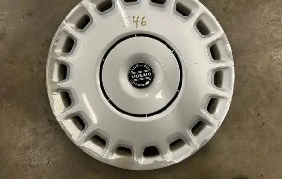 Volvo S40 R16 wheel hub/cap/trim 30714075