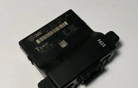Skoda Octavia Mk2 (1Z) Gateway control module 1K0907530E 1K0907951