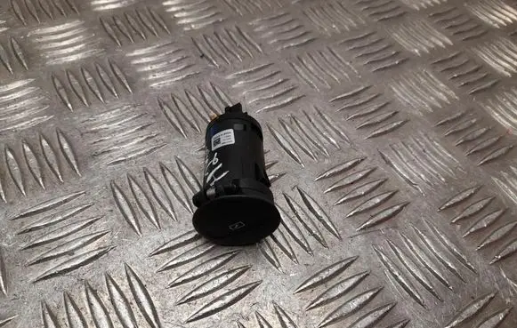 Volvo XC60 USB socket connector 32371568
