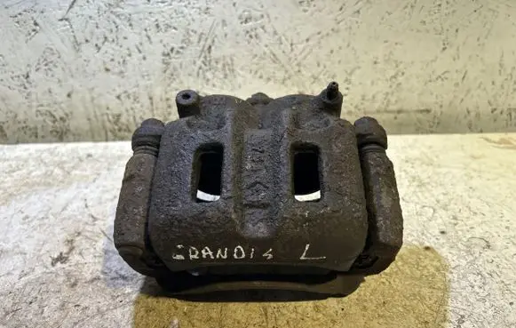 Mitsubishi Grandis Front brake caliper
