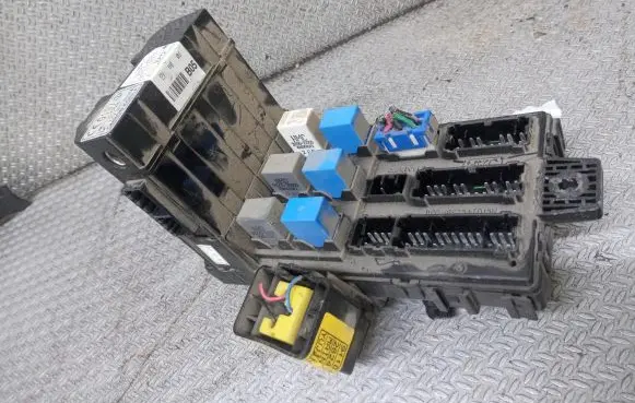 Hyundai Santa Fe Fuse module 9118826105 9540026501