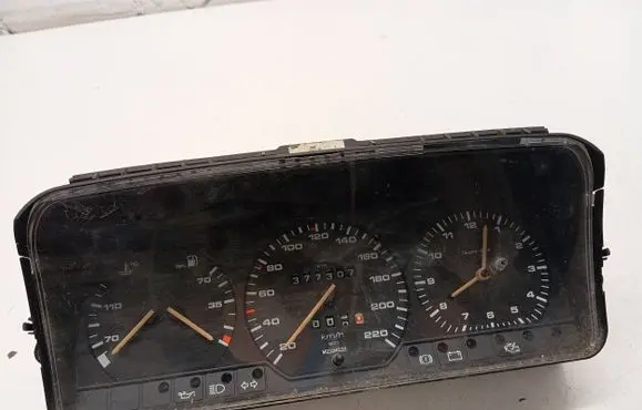Volkswagen PASSAT B4 Speedometer (instrument cluster) 5220029110