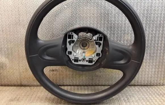 Mini One - Cooper Coupe R56 Steering wheel 2752916