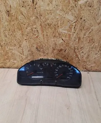 Audi A4 S4 B5 8D Speedometer (instrument cluster) 88311225