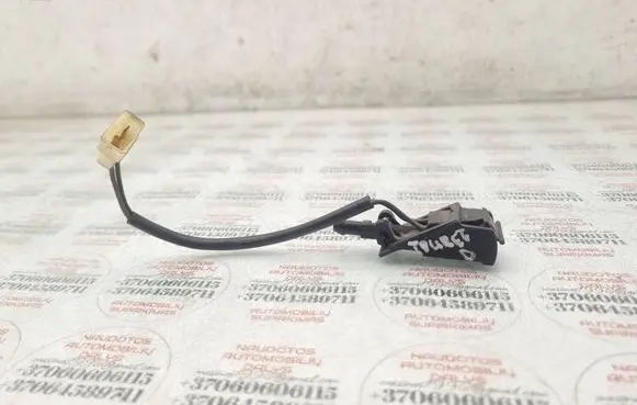 Volkswagen Touareg I Windshield washer spray nozzle 6E0955986