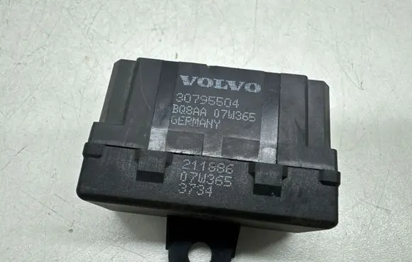 Volvo XC70 Seat heating relay 30795504