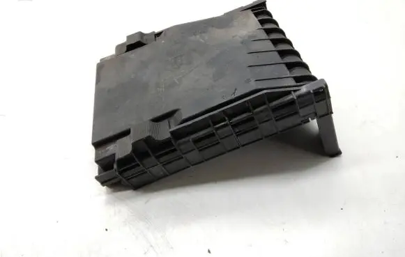 Volkswagen PASSAT B7 Fuse box cover 1K0937132G 1K0937132F 017180061