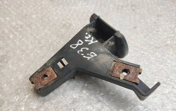 BMW 7 E38 Front bumper mounting bracket 8125317