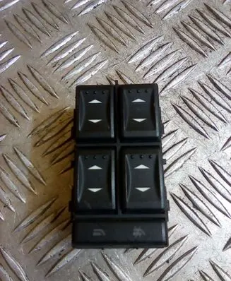 Ford Mondeo Mk III Electric window control switch 1S7T14A132BD 03163451