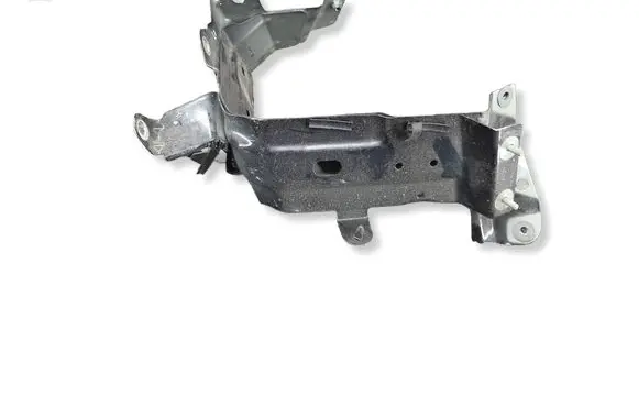 Audi Q7 4M Fender mounting bracket 4M0821161B 4M0821131C 4M0821137B