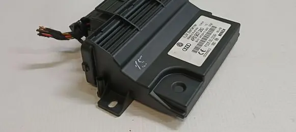 Audi A6 S6 C6 4F Power management control unit 4F0907280