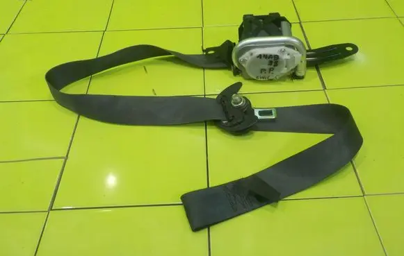 Volvo V60 Front seatbelt 86670002 BEZPIECZENSTWA