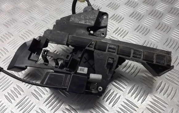 Ford Focus Rear door lock 4M5AA26412BE