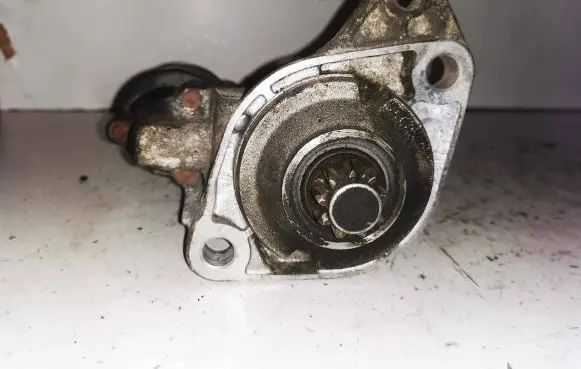 Volkswagen Golf IV Starter motor 0001121006