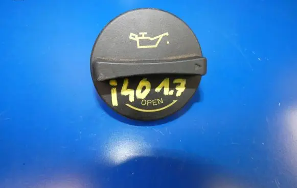 Hyundai i40 Oil filler cap 
