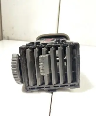 Nissan X-Trail T30 Dash center air vent grill 68751EQ000