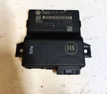 Audi A5 8T 8F Gateway control module 8R0907468P
