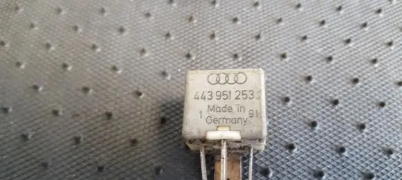 Audi A4 S4 B5 8D Other relay 443951253J 899511