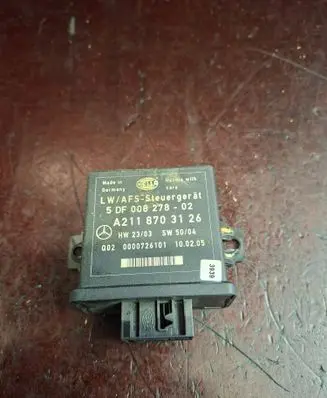 Mercedes-Benz E W211 Light module LCM 5DF00827802 0000726101 A2118703126
