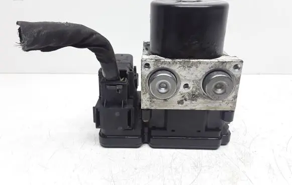 Volvo V70 ABS Pump 31261142 P31261142 7G9N2C405AC
