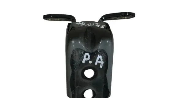 Nissan Leaf II (ZE1) Front door lower hinge 