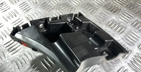 Volvo V40 Front bumper mounting bracket 31425111