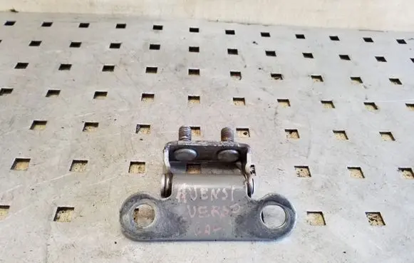 Toyota Avensis Verso Tailgate/trunk/boot hinge