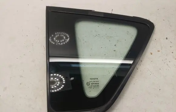 Toyota Corolla Verso AR10 Rear side window 627200F010