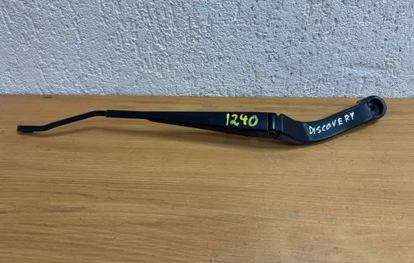 Land Rover Discovery Sport Front wiper blade arm 236A1