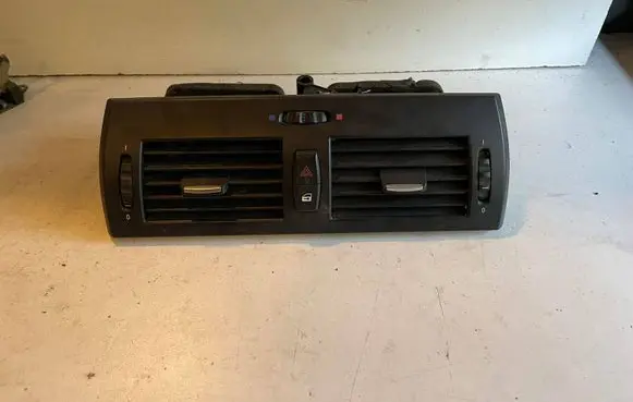 BMW X3 E83 Dash center air vent grill 3400074
